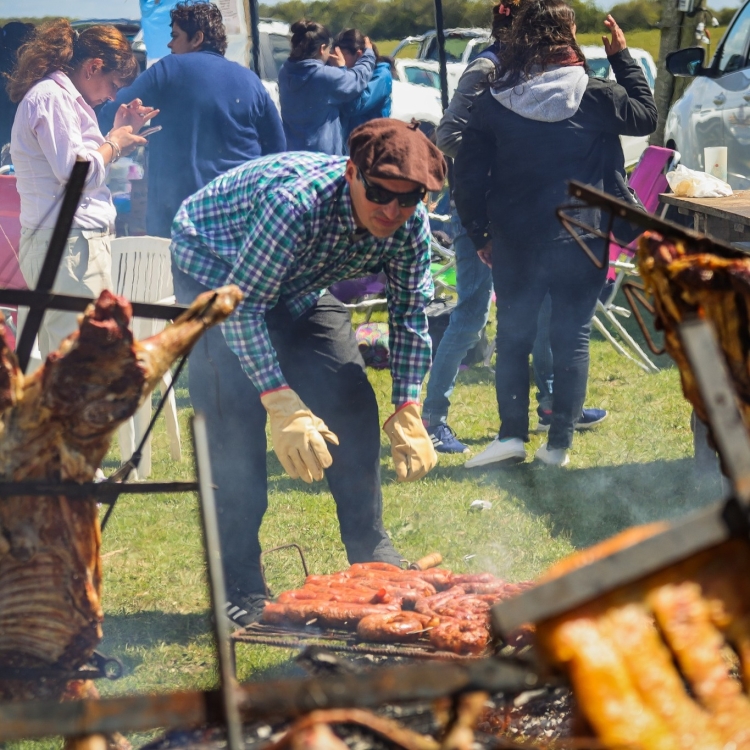 Un finde largo para escapadas con 6 fiestas populares gastronómicas en la Provincia