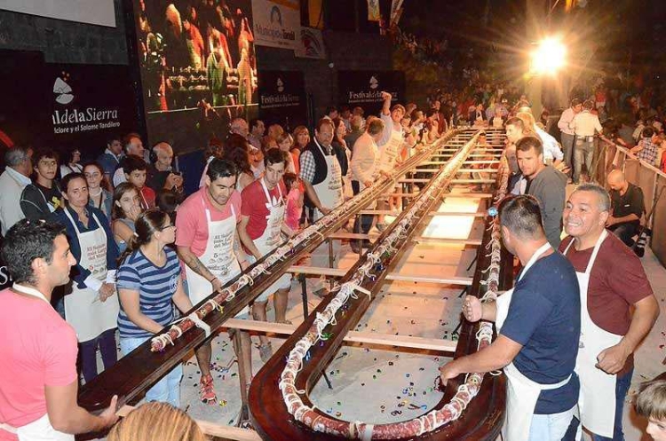  Cuánto mide el salame más largo del mundo que presentaron en Chacinar 2022