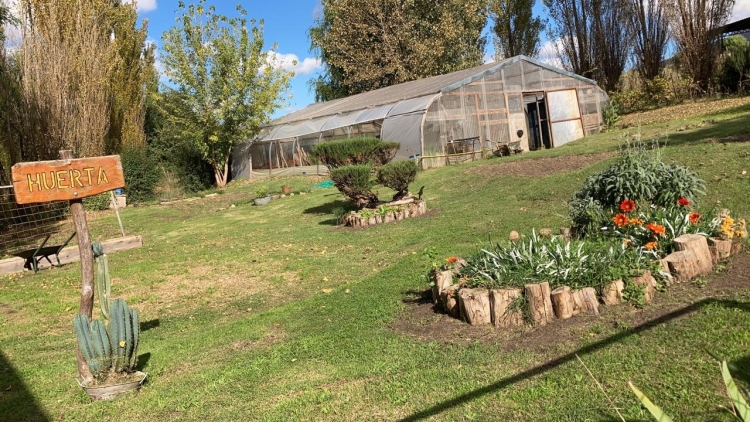 Son estudiantes bonaerenses y hacen turismo rural en el paraíso