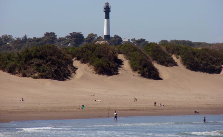 Quequén: las playas agrestes para disfrutar a pleno del mar, los médanos y la naturaleza