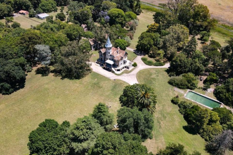 El mítico castillo de la Ruta 2, una historia de otro siglo y un nuevo comienzo