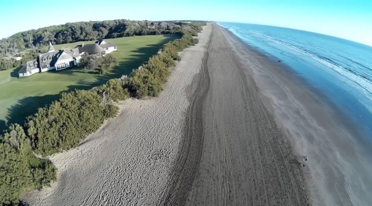 Escapada al paraíso de Aguas Verdes, la localidad con las playas más tranquilas 