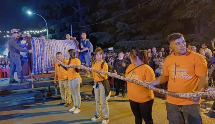 Tandil recuperó el récord del salame más largo del mundo
