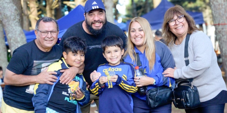 Nueva Atlantis vivió su fiesta con shows en vivo, paseo gastronómico y artesanos